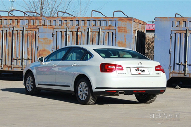 2013款 2.0L 手動舒適型