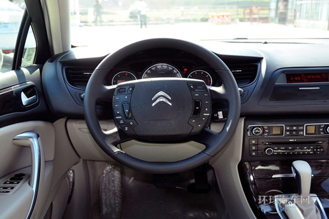 2013款 2.0L 自動尊享型