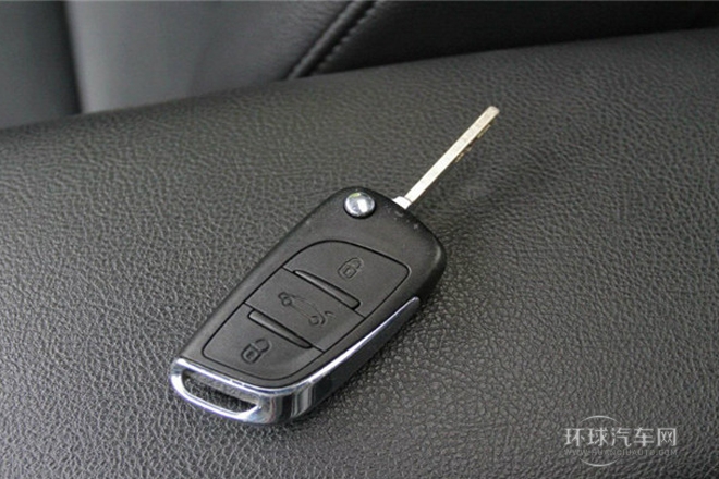 2013款 2.3L 自動尊貴型