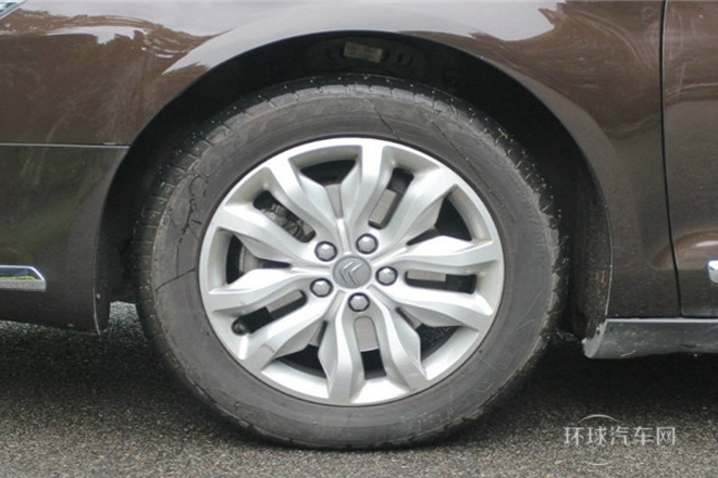 2013款 2.3L 自動尊貴型