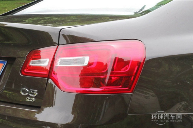 2013款 2.3L 自動尊貴型