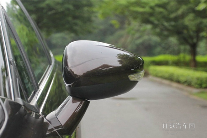 2013款 2.3L 自動尊貴型