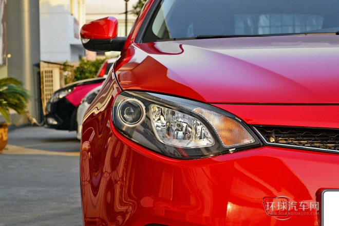 2013款 三廂 1.8L 手動(dòng)超值版