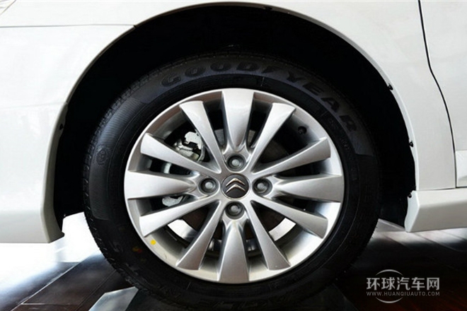 2014款 VTS版 2.0L 自動品悅型