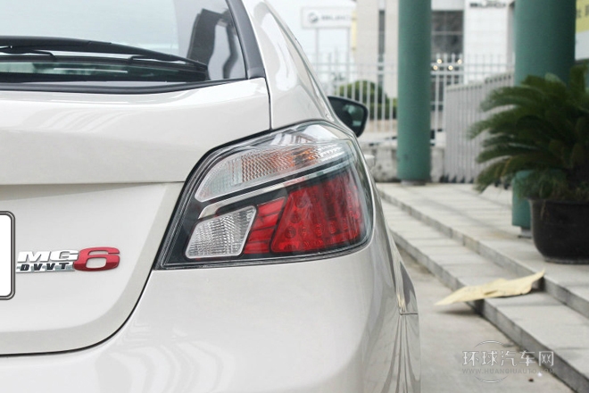 2013款 掀背 1.8L 手動(dòng)駕值版