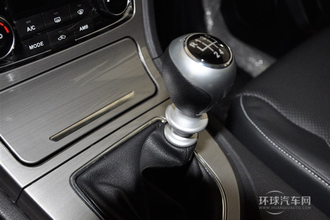 2014款 2.0T 手動尊貴型