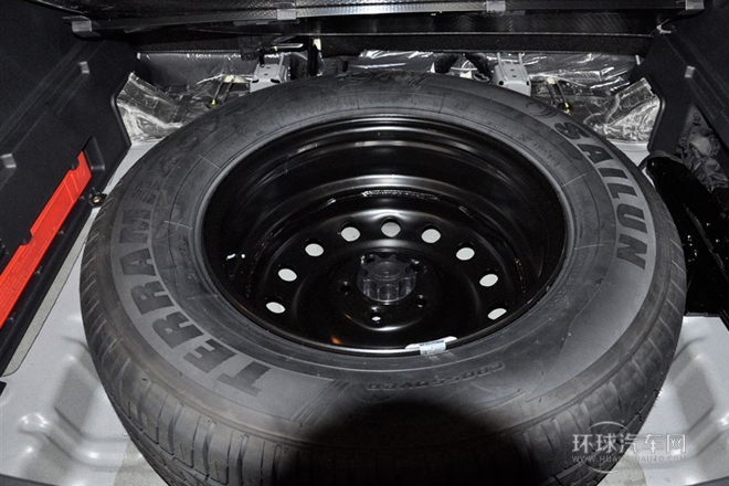 2014款 2.0T 手動(dòng)尊貴型