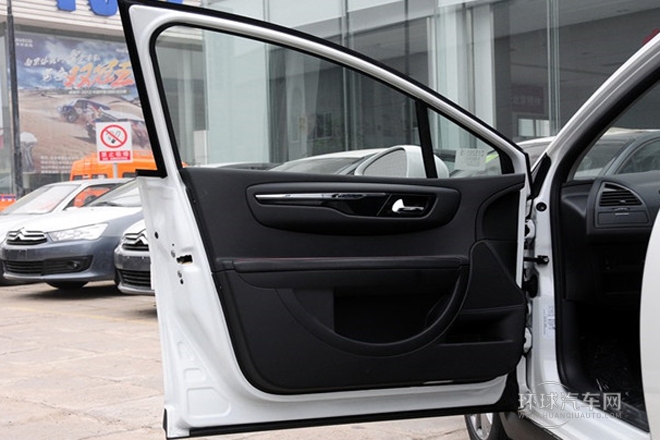 2013款 改款 CROSS 1.6L 自動