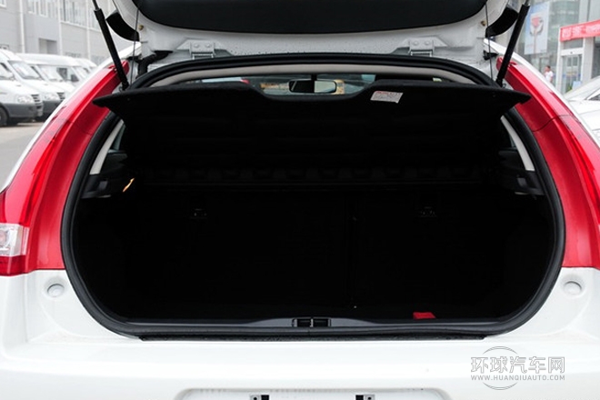 2013款 改款 CROSS 1.6L 自動