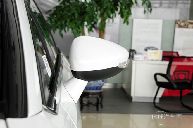 2013款 兩廂 1.6L 手動樂享型