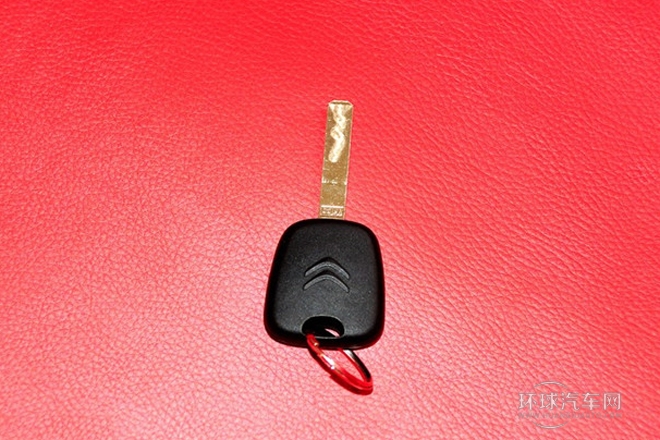 2013款 三廂 2.0L 自動品悅型