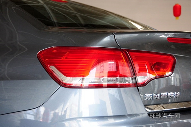 2013款 三廂 2.0L 自動品悅型