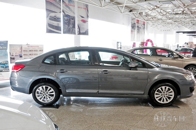 2013款 三廂 2.0L 自動品悅型