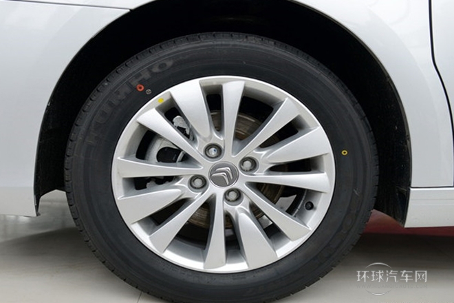 2013款 三廂 1.6L 手動(dòng)品享型