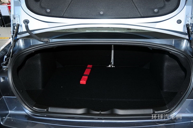 2013款 三廂 1.6L 自動品尚型