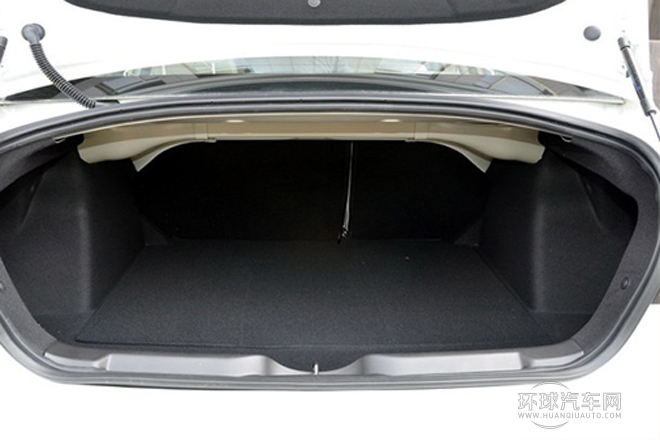 2013款 三廂 1.6L 自動品享型