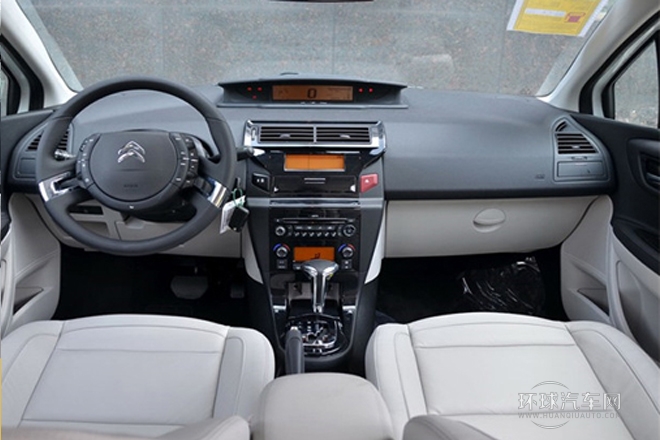 2013款 三廂 1.6L 自動品享型