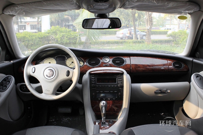 2010款 1.8T 自動加長舒適版