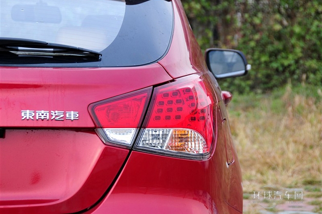 2013款 1.5L 手動豪華版