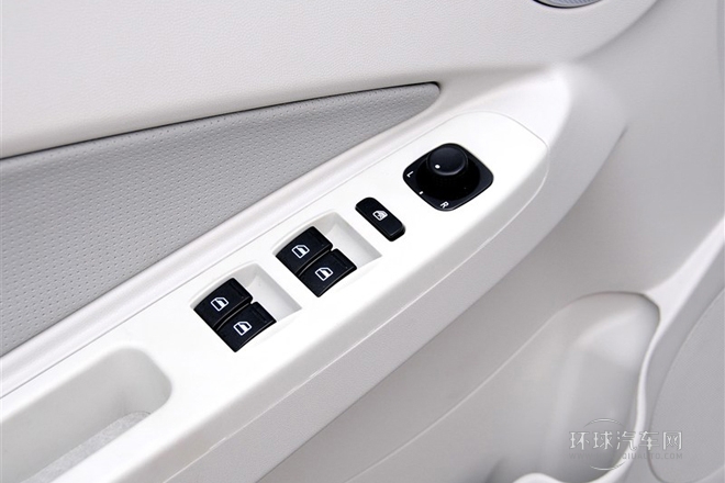 2012款 三廂 1.5L 自動(dòng)尊貴型