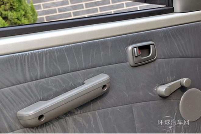 2010款 1.0L新版實(shí)用型短車身