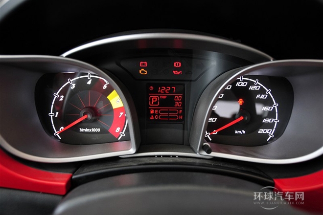 2012款 三廂 1.5L 自動舒適型