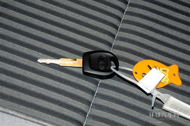 2012款 三廂 1.5L 手動舒適型