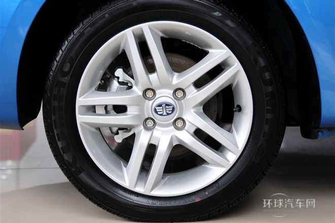 2012款 三廂 1.5L 手動舒適型