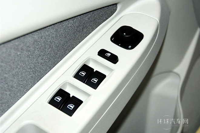 2012款 三廂 1.5L 手動(dòng)舒適型