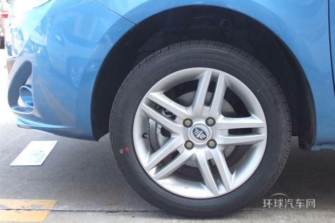 2012款 三廂 1.5L 手動基本型