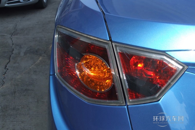 2012款 三廂 1.5L 手動基本型