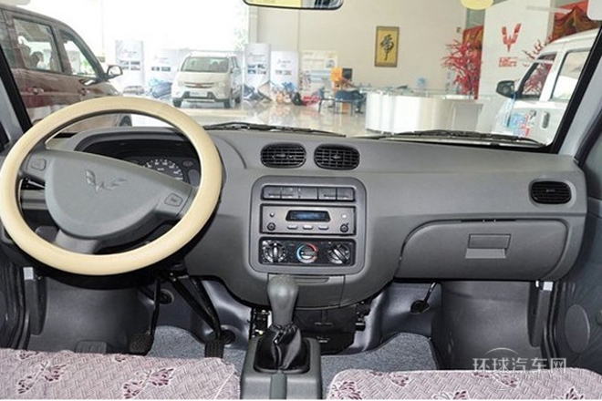 2010款 1.2L新版標(biāo)準(zhǔn)型I短車身