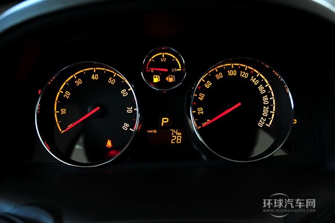 2013款 2.4L 四驅豪華版