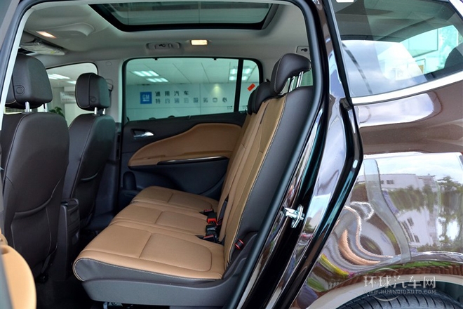2013款 1.4T 七座豪華型