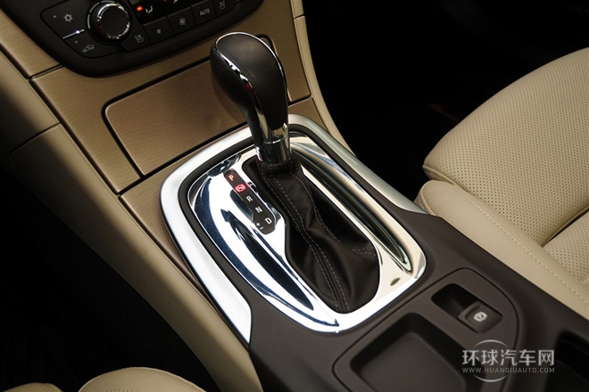 2013款 2.0T 兩驅(qū)豪華型