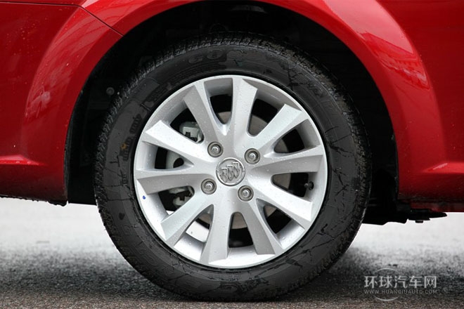 2013款 1.5L 自動 尊享型