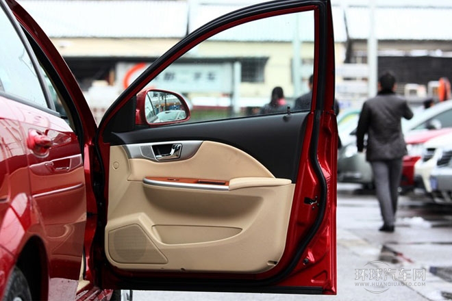 2013款 1.5L 自動(dòng) 尊享型