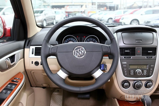 2013款 1.5L 自動 尊享型