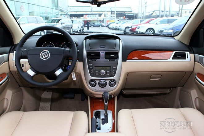 2013款 1.5L 自動 尊享型