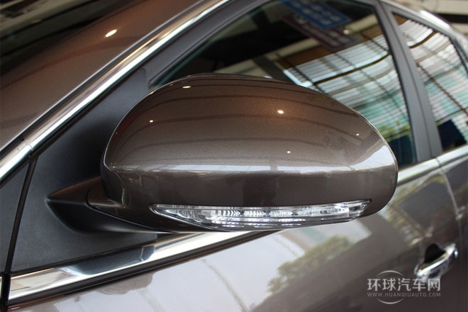 2013款3.6L 兩驅(qū)雅致版