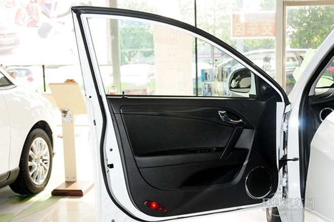 2012款 1.5L 手動尊貴運動型