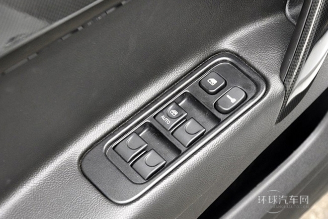 2012款 1.8L 手動尊逸運動型