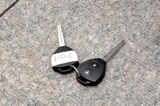 2012款 1.8L 手動尊逸運動型