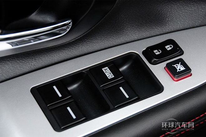 2014款 1.5TI 手動尊貴型