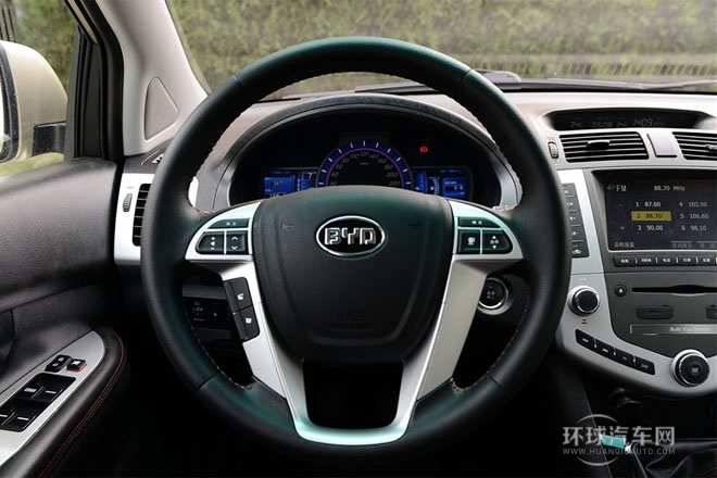 2014款 1.5TI 手動(dòng)旗艦型