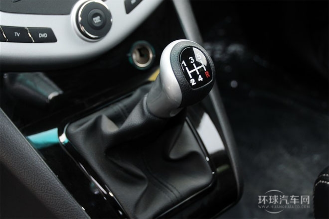 2014款 2.0L 手動尊貴型