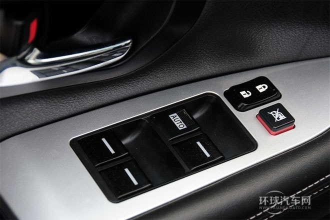 2014款 2.0L 手動尊貴型