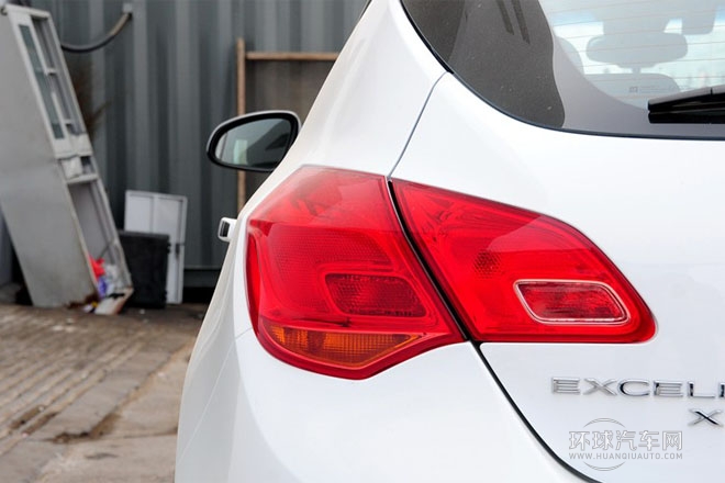 2014款 1.6L 自動(dòng) 時(shí)尚運(yùn)動(dòng)型