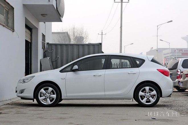 2014款 1.6L 自動 時尚運(yùn)動型