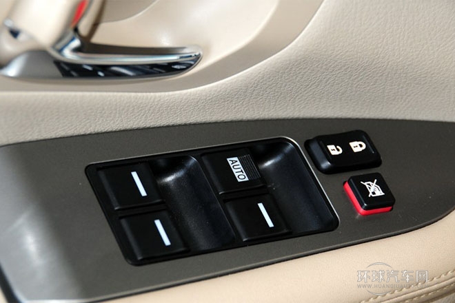 2013款 勁悅版 2.0L 手動精英型